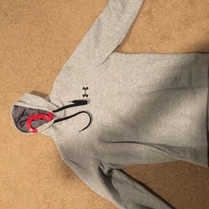 GREY UNDER ARMOuR SWEATSHIRT